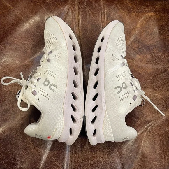 On Cloud OnRunning Cloud Surfer Women Size 9 White Running Gym Workout - Picture 3 of 8